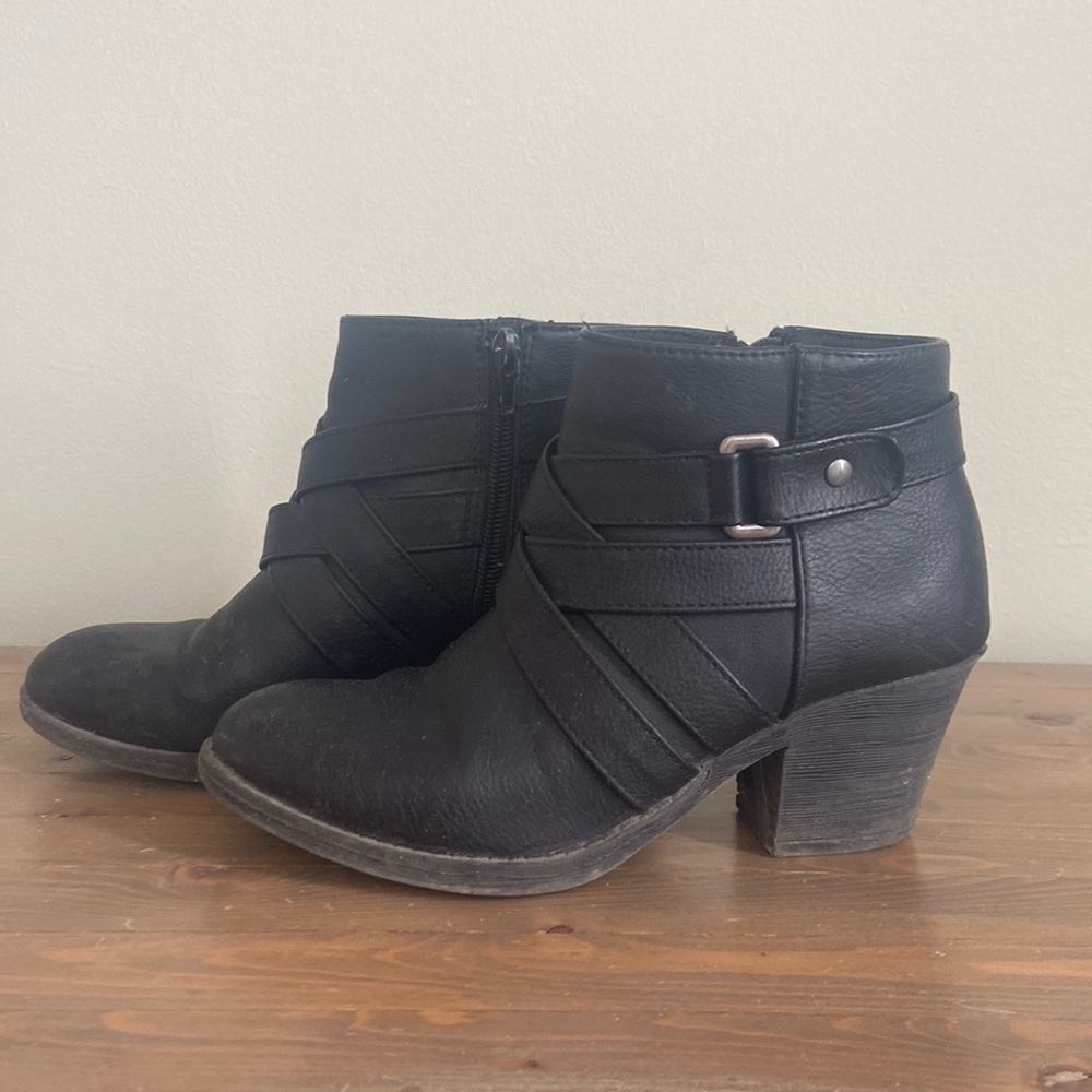American Eagle Booties